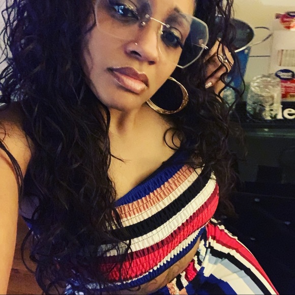 Meet your Posher, Lacretia - Picture 1 of 1